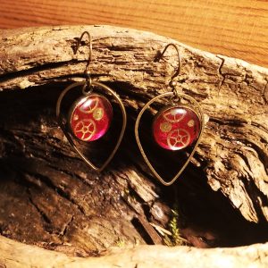 boucles steampunk goutte laiton coloris prune