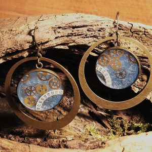 XLBOCLA-BLE-01-PRES Créoles laiton steam punk coloris bleu 45mm.